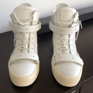 Giuseppe Zanotti. Brand new never worn size 43